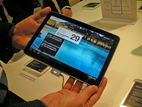 Galaxy Tab 10.1: tamanho similar ao do iPad 2