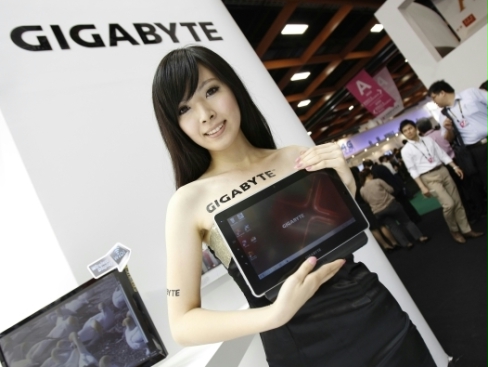 A Gigabyte tambm anunciou seu tablet na Computex 2011. O S1080 usa plataforma Windows e pesa apr...
